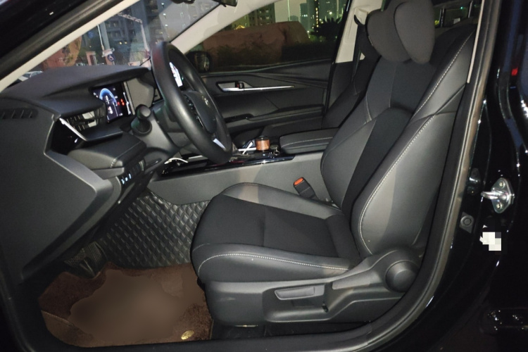 丰田 凯美瑞 2024款 双擎 2.0HE 精英版中控内饰19