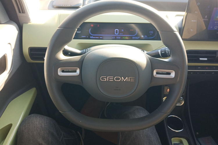 吉利银河 2024款 熊猫mini 200km 耐力熊中控内饰13