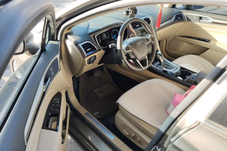 福特 蒙迪欧 2013款 2.0L GTDi200时尚型中控内饰20