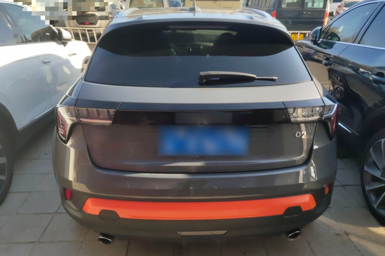 领克02 2021款 1.5TD DCT两驱耀 冠军版车身外观6