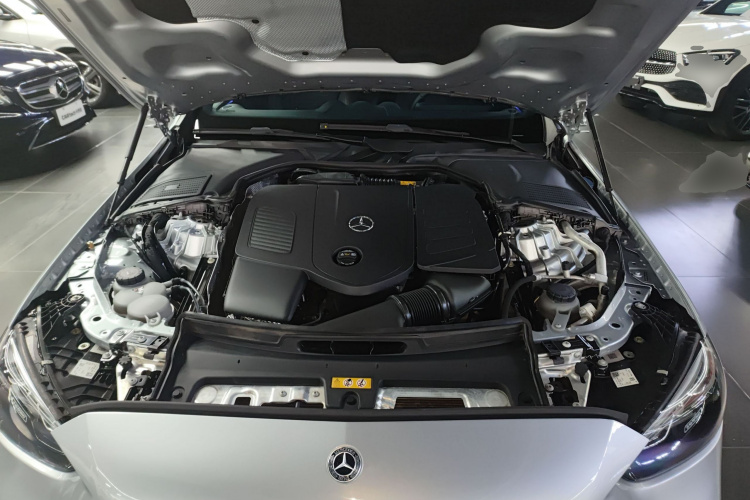 奔驰C级 2022款 C 200 L 运动版局部细节24