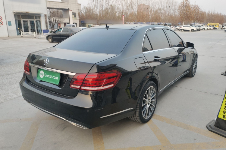 奔驰E级 2015款 改款 E 260 L车身外观7