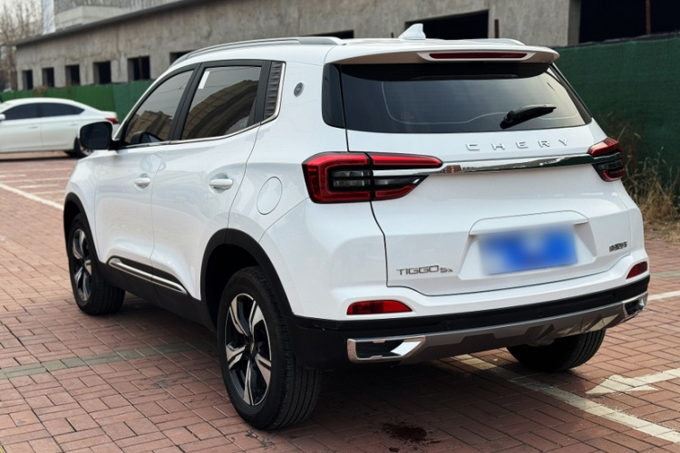 奇瑞 瑞虎5x 2024款 1.5L CVT新锐版车身外观6004