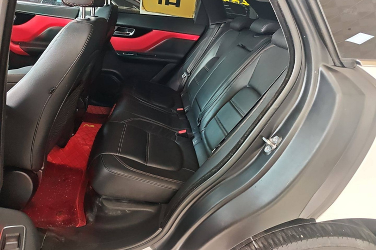 捷豹F-PACE 2018款 2.0T 两驱都市尊享版中控内饰7004