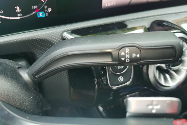 奔驰A级 2023款 A 200 L 时尚型局部细节18