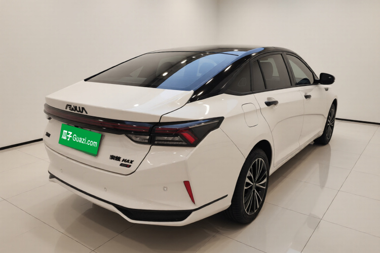 东风风神 奕炫MAX 2021款 1.5T 超酷潮爸版车身外观7