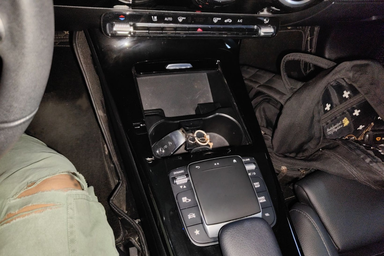 奔驰A级 2021款 A 200 L 运动轿车动感型局部细节18