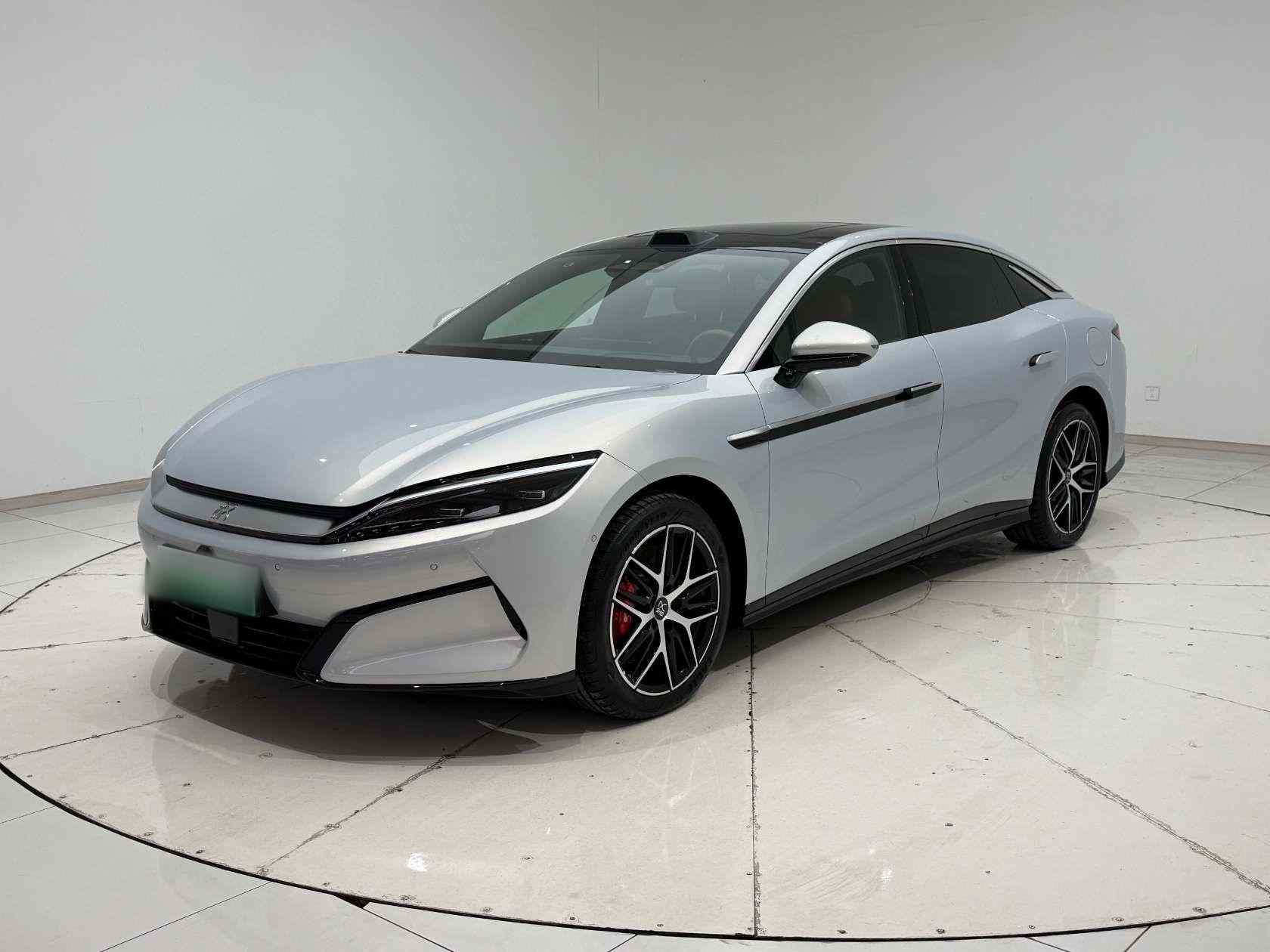 比亚迪 汉L 2025款 EV 四驱激光雷达旗舰型(1)