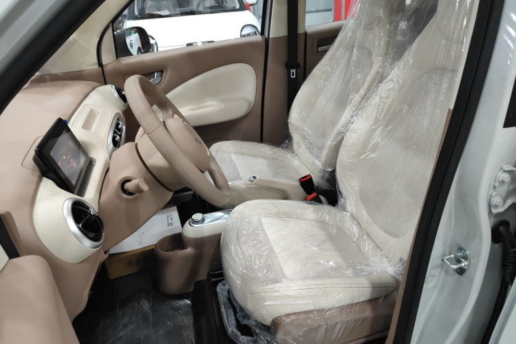 五菱汽车 宏光MINIEV 2025款 四门版 进阶款中控内饰19