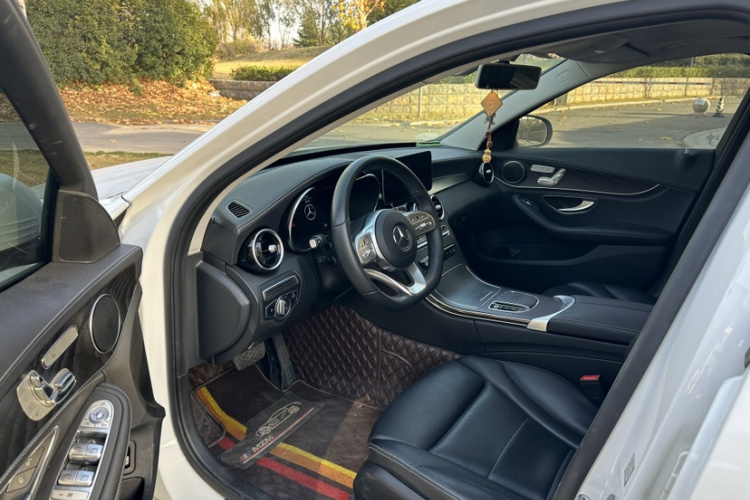 奔驰C级 2020款 改款 C 260 L 运动版局部细节19