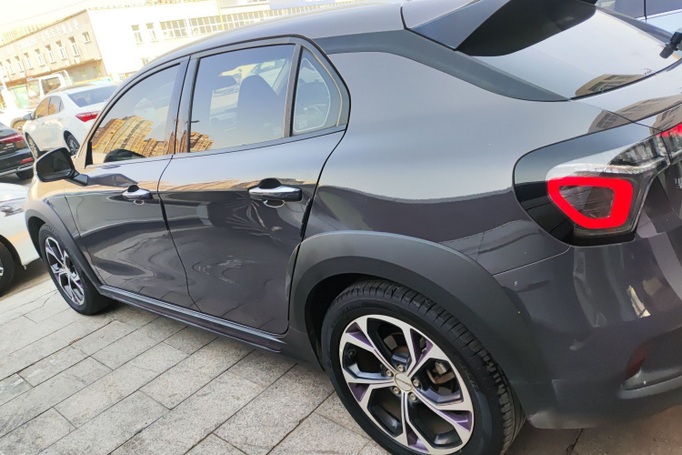 领克02 2022款 1.5TD DCT耀Plus车身外观6003