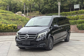 奔驰V级 2018款 V 260 L 尊贵加长版 国VI