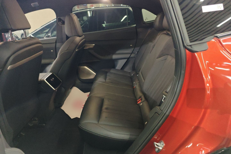 乐道L60 2024款 60kWh 四驱版中控内饰7004