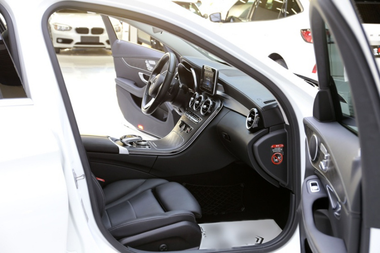 奔驰C级 2018款 C 200 L 运动版中控内饰7003