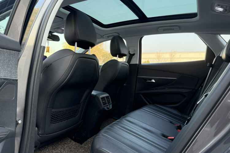 标致4008 2017款 380THP 豪华版车身外观6006