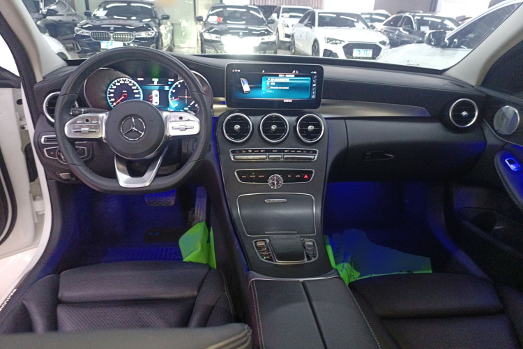 奔驰C级 2020款 改款 C 260 L 运动版中控内饰12