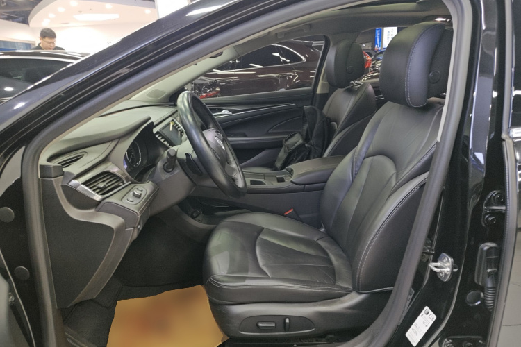 别克 君越 2020款 652T 豪华型中控内饰19