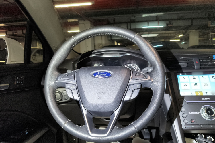 福特 蒙迪欧 2017款 EcoBoost 245 豪华运动型中控内饰13