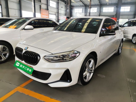 宝马1系 2021款 120i M运动曜夜版