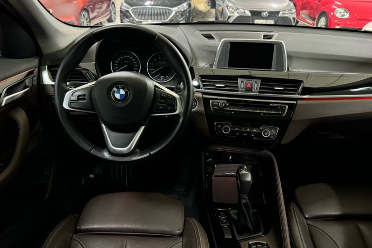 宝马X1 2018款 xDrive20Li 尊享型中控内饰7009