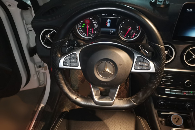 奔驰GLA 2019款 GLA 200 时尚型局部细节13