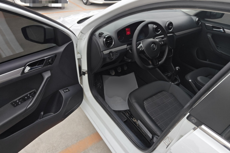 大众 捷达 2019款 梦想版 1.5L 手动舒适型中控内饰20