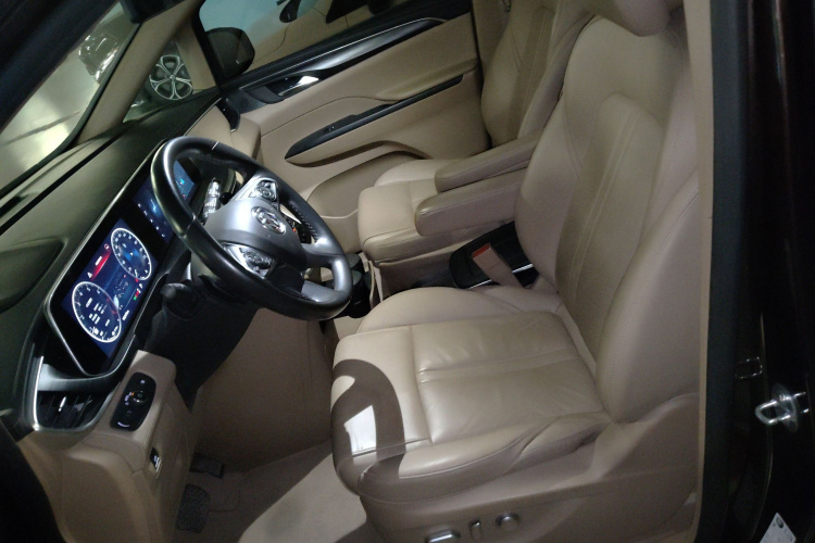 别克GL8 2020款 ES陆尊 653T 尊享型中控内饰19