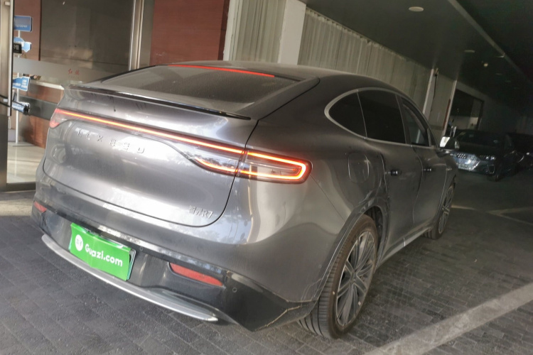 鸿蒙智行 智界R7 2025款 增程 251km Max车身外观7