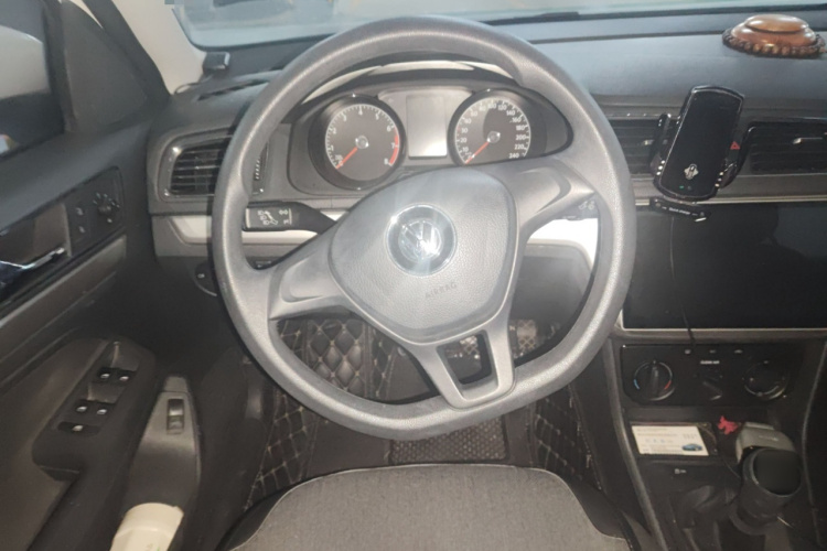 大众 朗逸 2017款 1.6L 手动风尚版中控内饰13