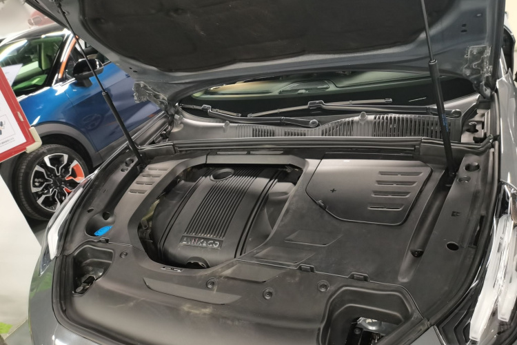 领克02 2018款 1.5T DCT两驱耀版 国V机舱底盘24