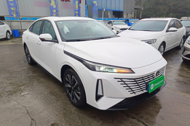 长安 逸动 2025款 蓝鲸 1.5T 500Bar尊贵型车身外观6002