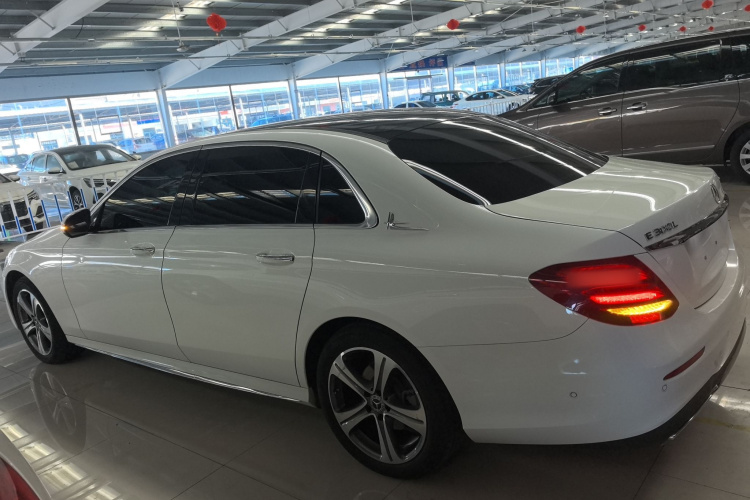 奔驰E级 2019款 E 260 L 运动型车身外观6003
