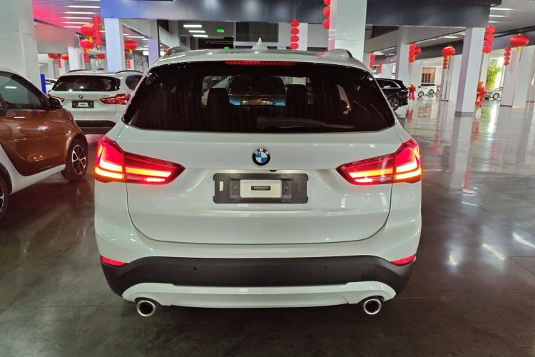 宝马X1 2020款 sDrive20Li 时尚型车身外观6004