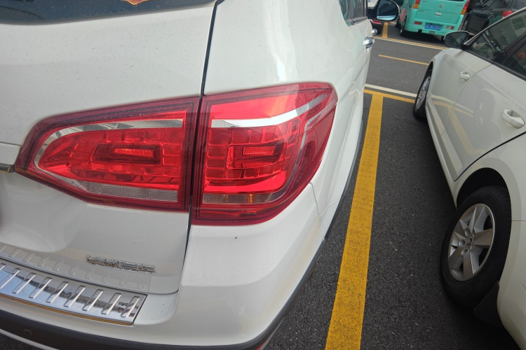 哈弗H6 2017款 红标 运动版 1.5T 自动两驱豪华型车身外观9