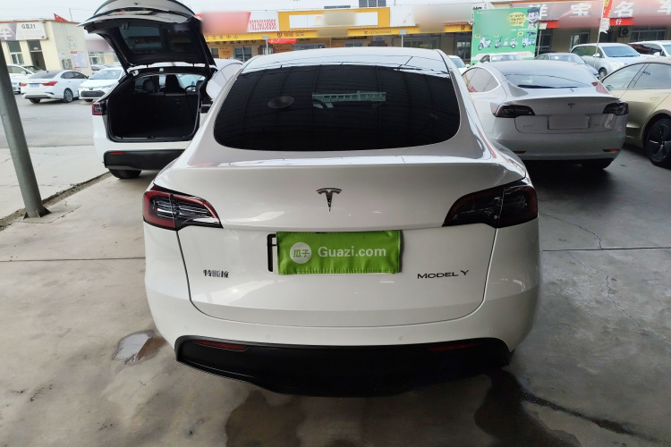 特斯拉 Model Y 2022款 改款 后轮驱动版车身外观6
