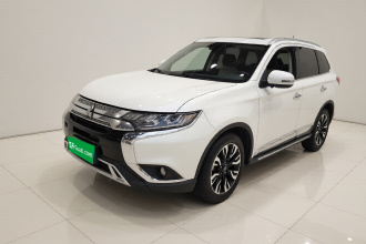 三菱 欧蓝德 2019款 2.4L 四驱致享版 5座 国VI