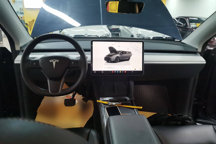 特斯拉 Model Y 2024款 长续航全轮驱动版中控内饰12