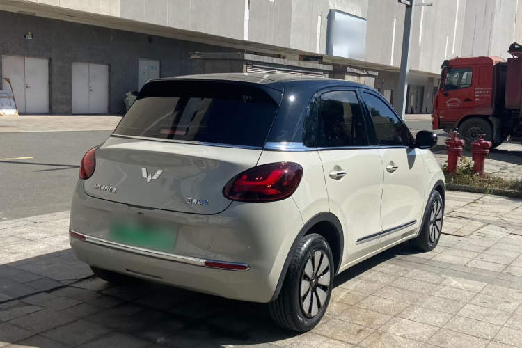 五菱汽车 五菱缤果 2023款 410km 灵犀尊享款车身外观6004