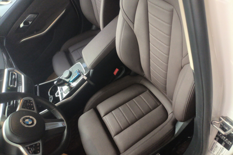 宝马3系 2021款 改款 325Li M运动套装局部细节19