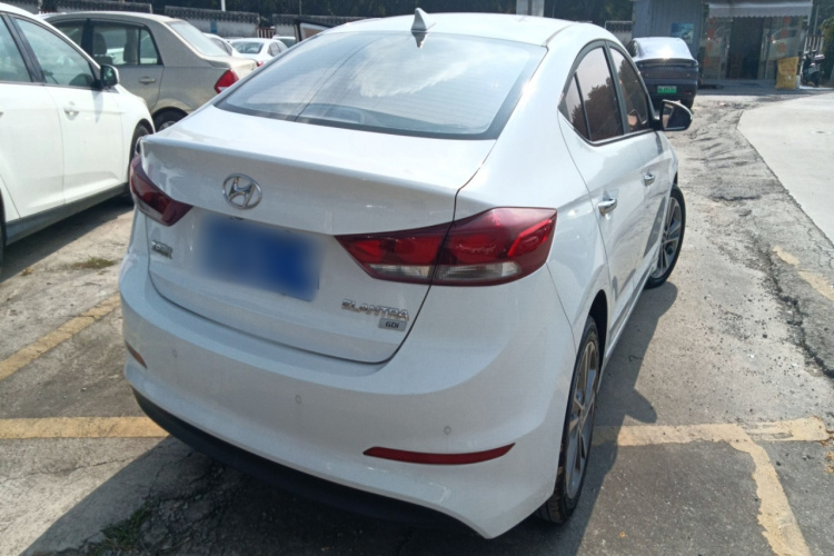 现代 领动 2016款 1.6L 自动智炫·精英型车身外观7