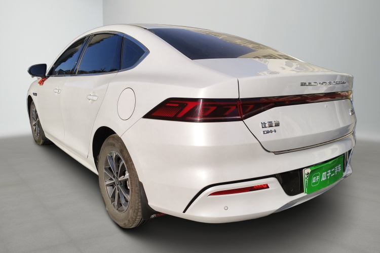 比亚迪 秦PLUS 2024款 荣耀版 DM-i 55KM领先型车身外观5