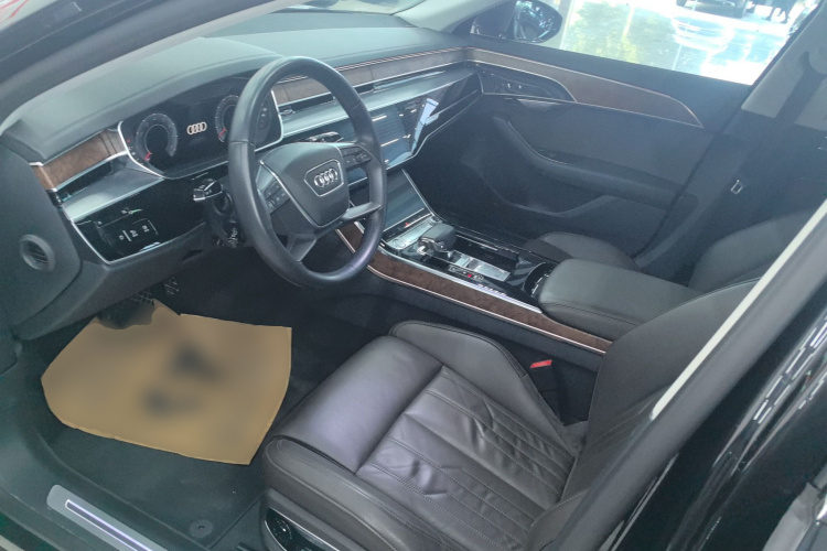 奥迪A8 2018款 A8L 55 TFSI quattro投放版尊享型中控内饰19