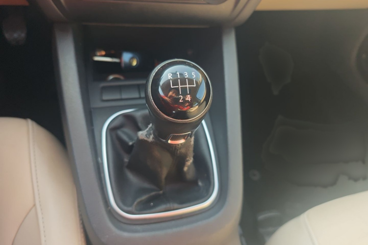 大众 速腾 2012款 1.4TSI 手动豪华型局部细节18