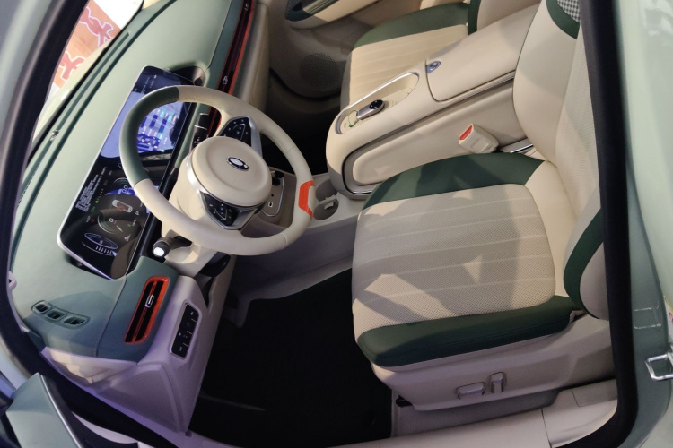 欧拉好猫 2023款 401km标准续航 尊荣型 磷酸铁锂中控内饰19