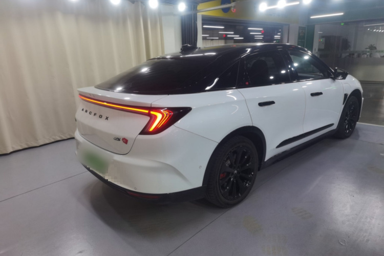 ARCFOX极狐 极狐 阿尔法S(ARCFOX αS) 2022款 HI版 高阶版车身外观7