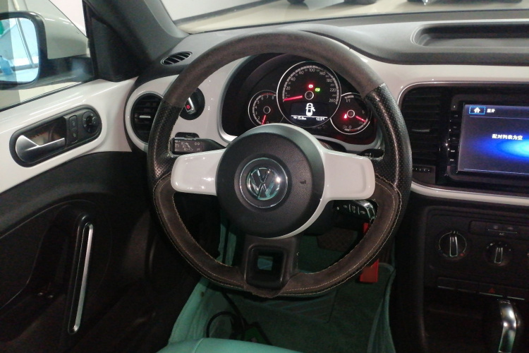 大众 甲壳虫 2014款 1.2TSI 时尚型中控内饰13