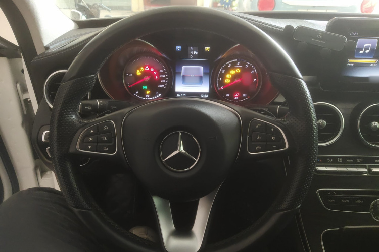 奔驰C级 2017款 C 200 L 运动版局部细节13