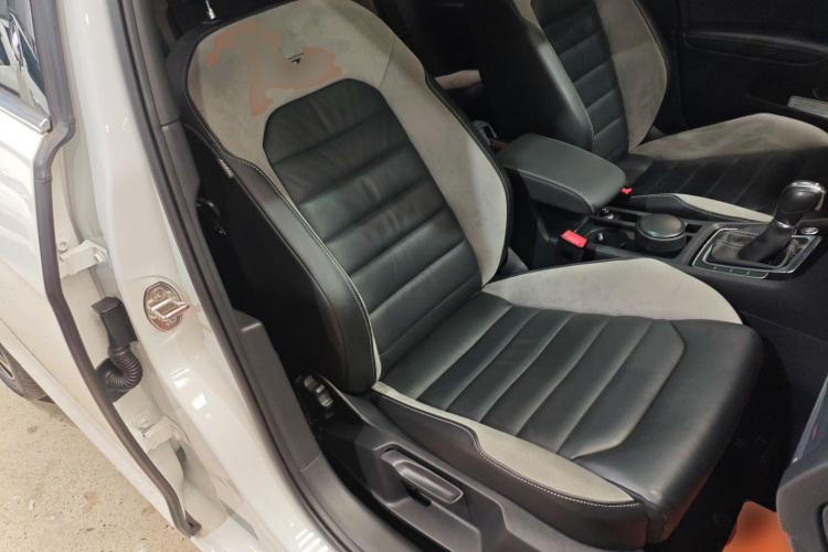 大众 高尔夫 2018款 280TSI 自动R-Line型局部细节41