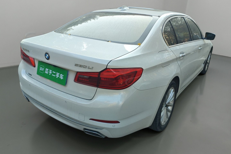 宝马5系 2018款 改款  530Li xDrive 豪华套装车身外观7