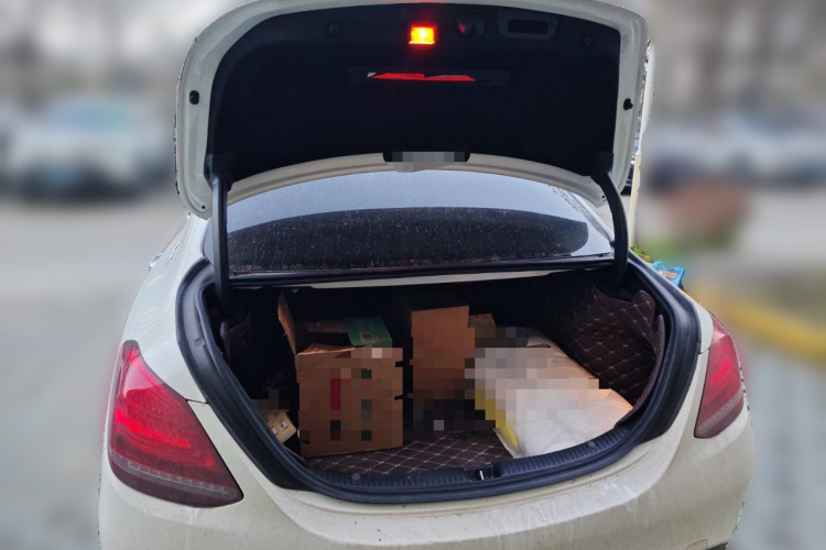 奔驰C级 2020款 C 260 L 运动版局部细节23